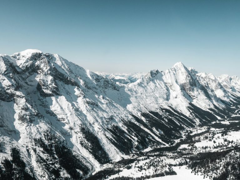 Verschneite Berglandschaft in Tirol